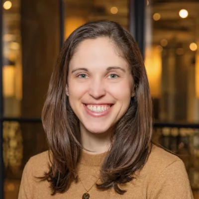 Headhsot of Alexandra Geanacopoulos