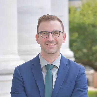 Headhsot of Daniel Shapiro