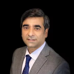 Headhsot of Anjum Khurshid